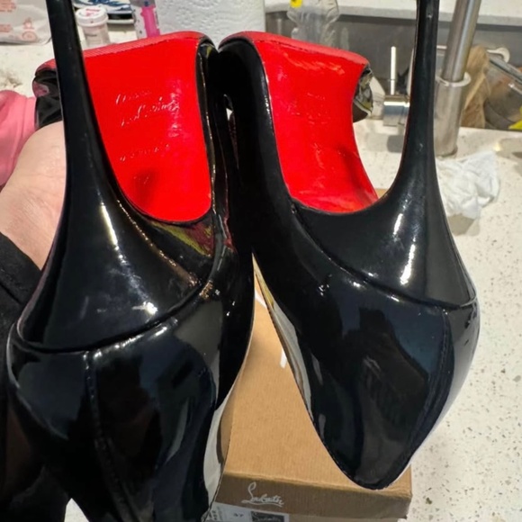 Kate - Picture 4 of 7